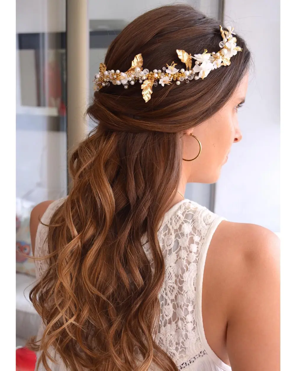 20 Classy Work Hairstyles Ideas for Girls: Elegant and Easy Styles to Wear Daily 21 Floral Crown Half-Up Waves